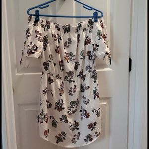 Junior's off the shoulder short dress